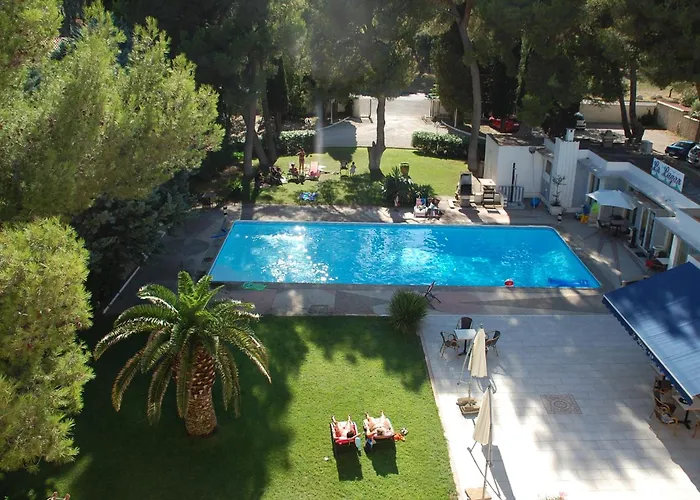 Cit\'Hotel Le Mirage